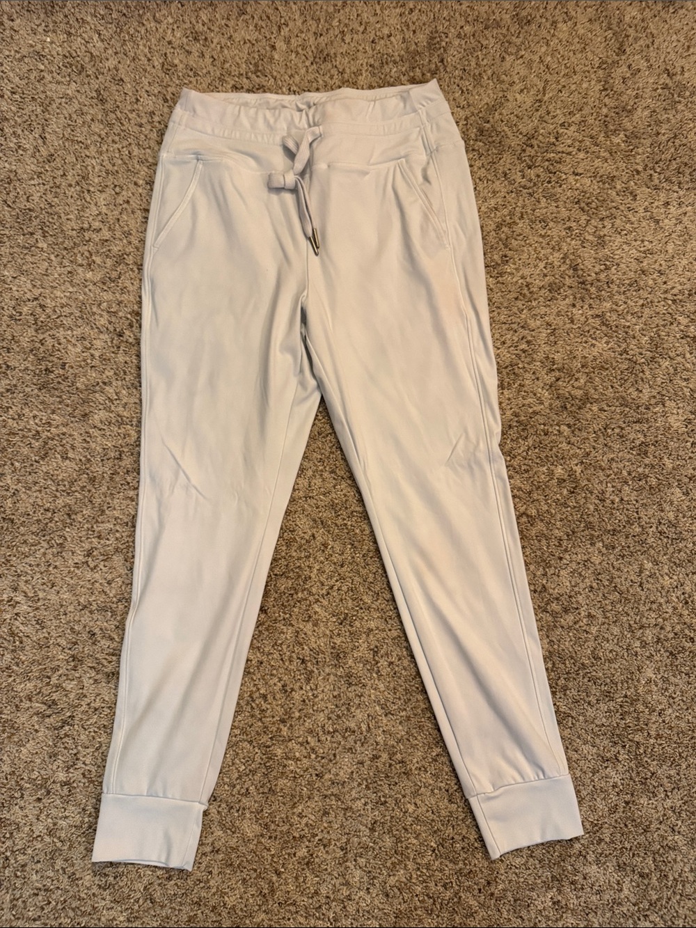 HALARA white joggers 7/8 length pockets drawstring NWOT never worn